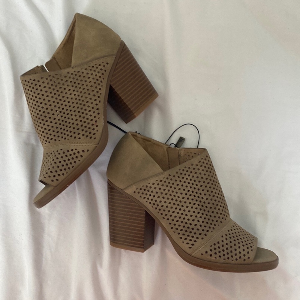 Brown Heels Never Worn size 6